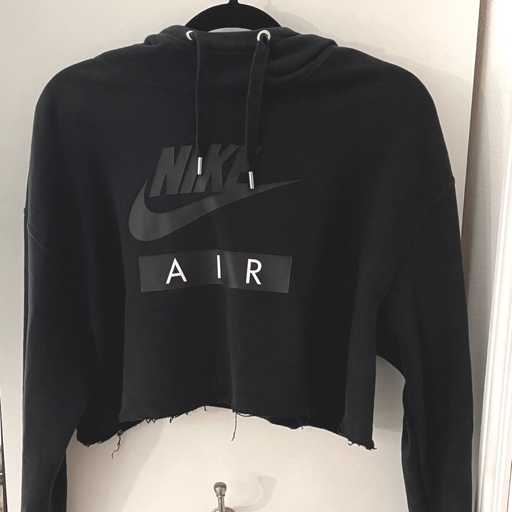 Cropped Nike hoodie